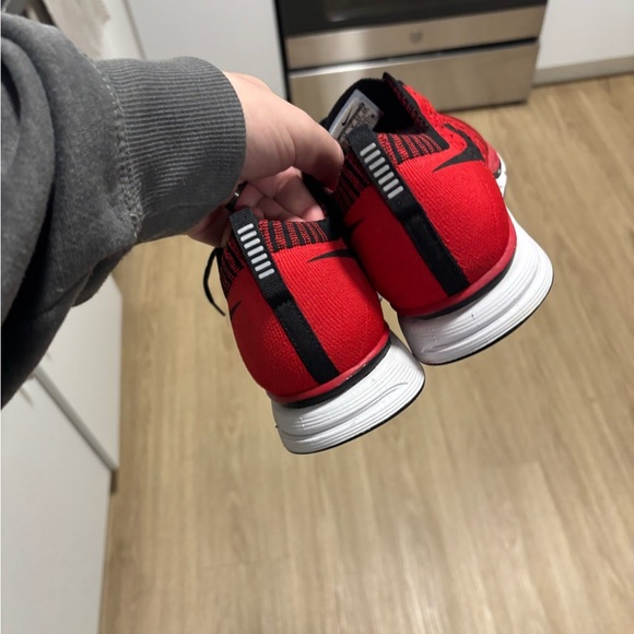 🔥Nike Red and Black Flyknit trainers - Picture 8 of 9